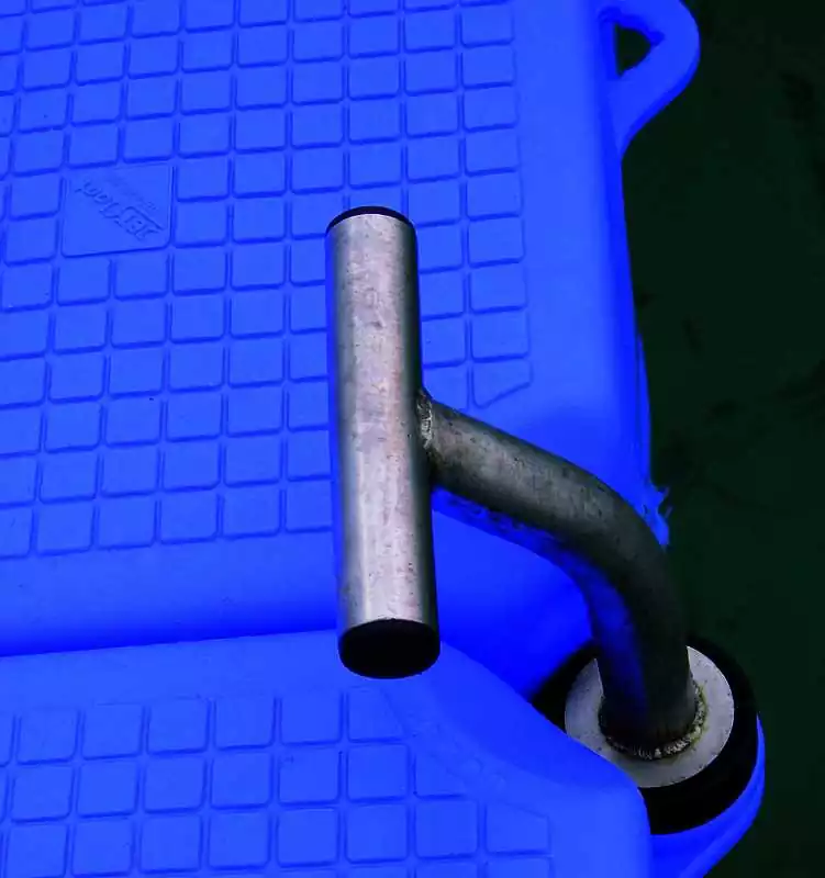 TAQUET BATEAU AVEC LIAISON VIS