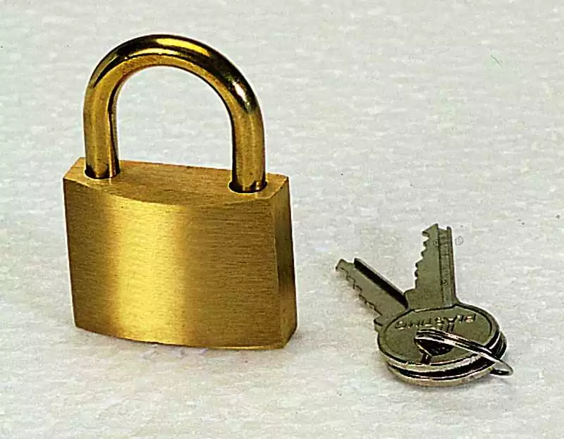 1 Cadenas marin en Laiton longueur 45mm diamètre anse 6mm