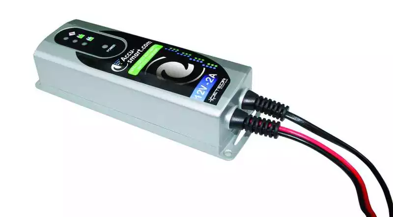 Chargeur automatique de batterie 12V 4A 220x195x70mm