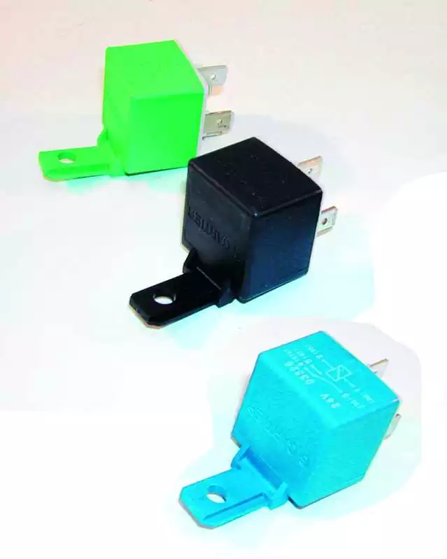 Relais 5 broches 12V 20A avec cavalier de fixation
