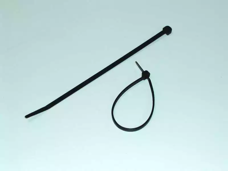 100 Colliers 2,4 x 95mm polyamide noir