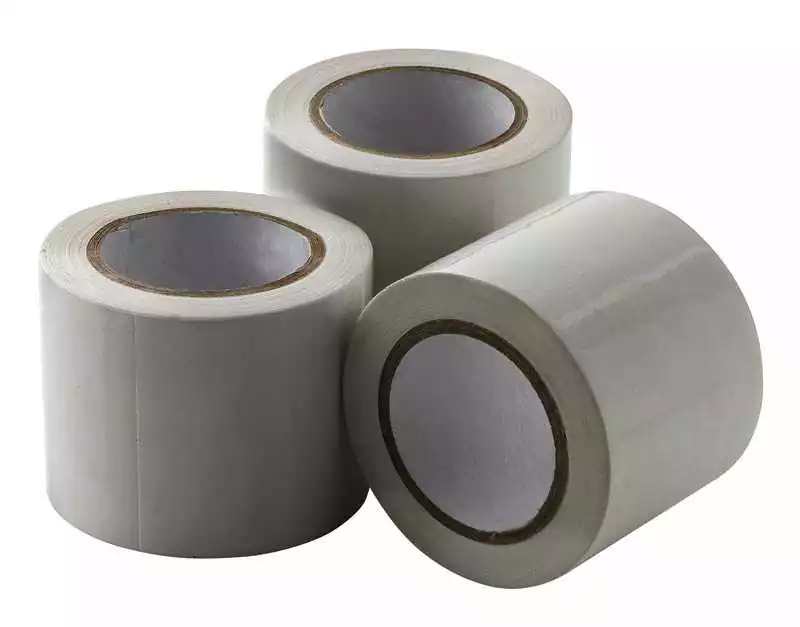 Ruban autocollant blanc le rouleau de 30 m de longueur