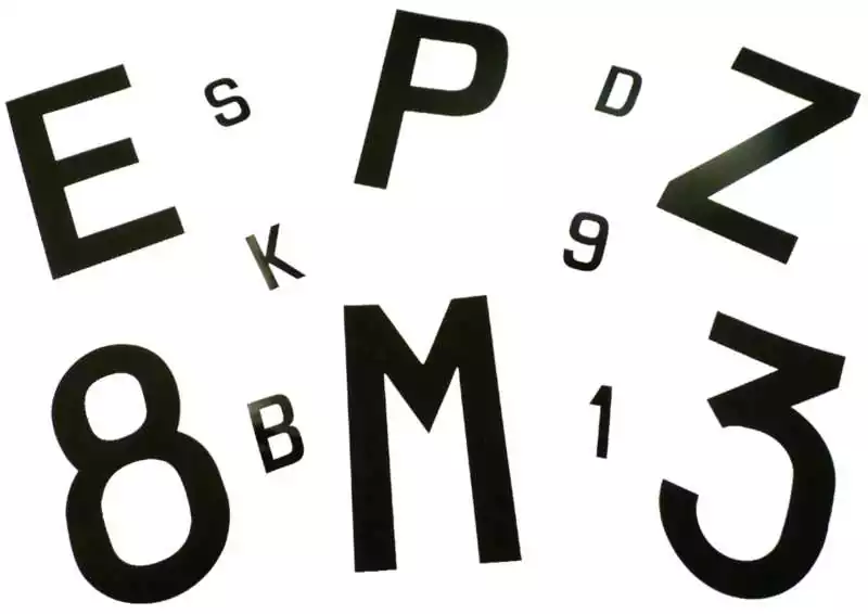 Lettre de marquage adhésive noir hauteur 40mm 10 pièces