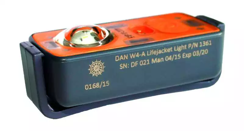 Lampe automatique pour veste et gilet W4A Daniamant avec clip