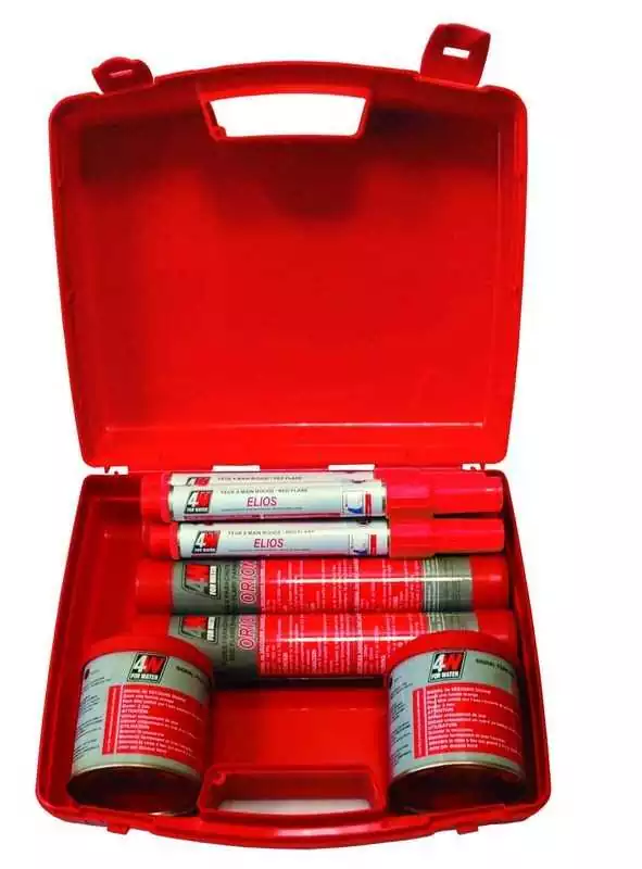 Coffret hauturier plus de 6 milles 3 feux à main rouges 3 fusées parachute 2 fumigènes flottants